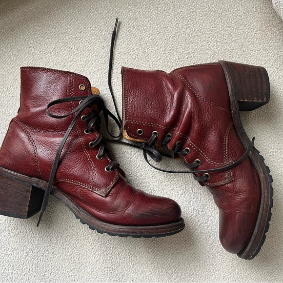 FRYE Sabrina 6G Lace-up in Bordeaux - Picture 1 of 13